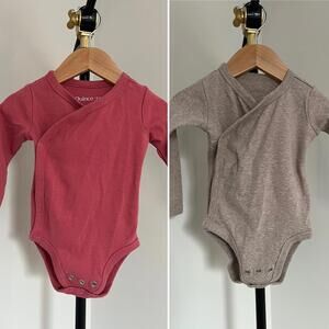 Quince 100% Organic Cotton Long Sleeve Snap Over Bodysuit Bundle (2)